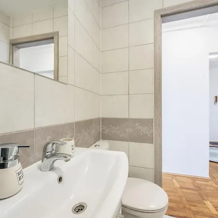 아파트 Glow Apartments, Kolobrzeska 그단스크