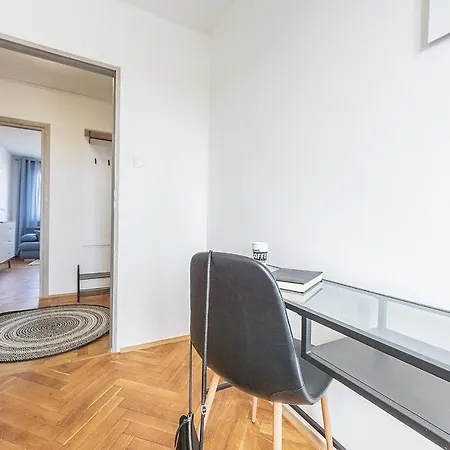 Glow Apartments, Kolobrzeska