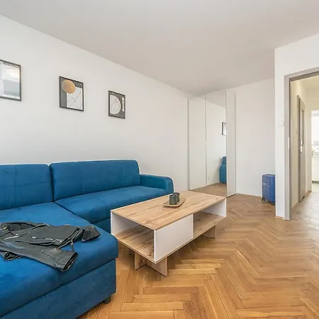 Glow Apartments, Kolobrzeska