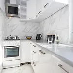 Glow Apartments, Kolobrzeska Apartmán *