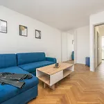 Glow Apartments, Kolobrzeska