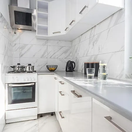 Glow Apartments, Kolobrzeska شقة *